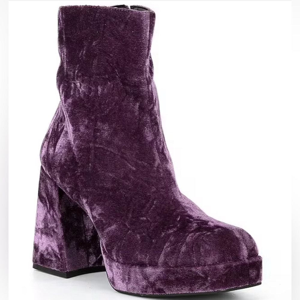 NWOB Gianni Bini So-Retro Velvet Platform Block Heel Booties
